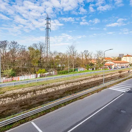 شقة Navigli Flat Chiesa Rossa 4 Pax Wi-fi